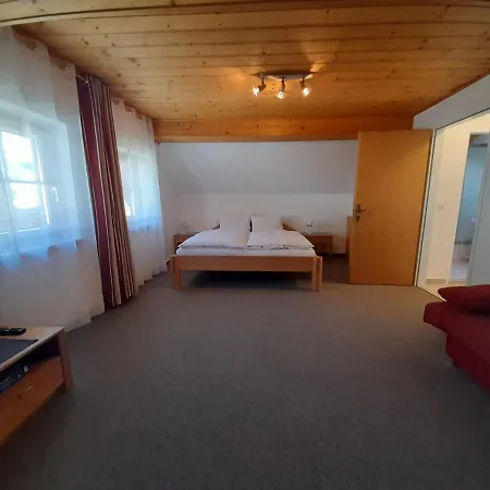 Sonnenchalet Neusess ماوترندورف